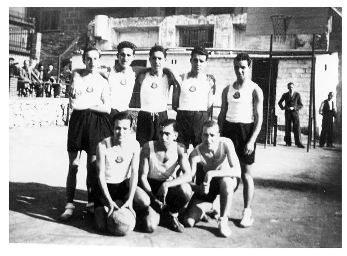 Imatge d'arxiu 1 de la temporada 1942-43